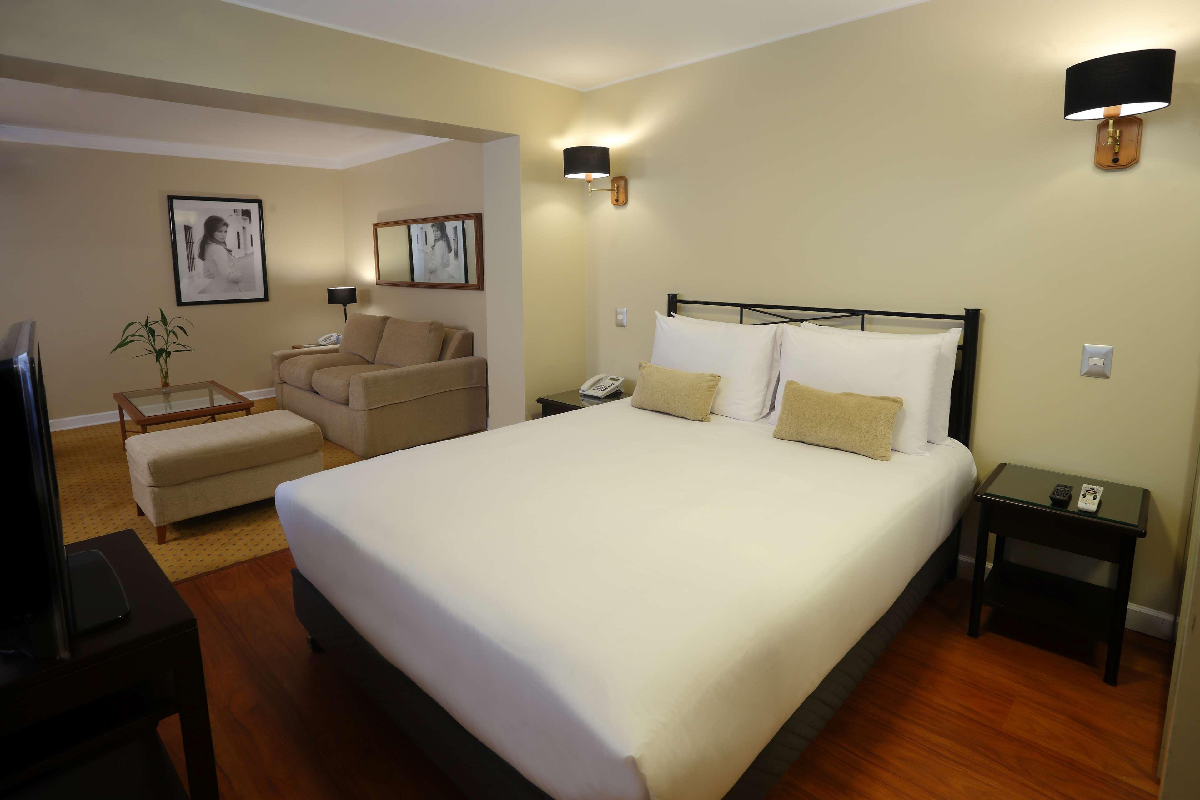 Radisson Hotel Plaza Del Bosque Lima Exterior foto