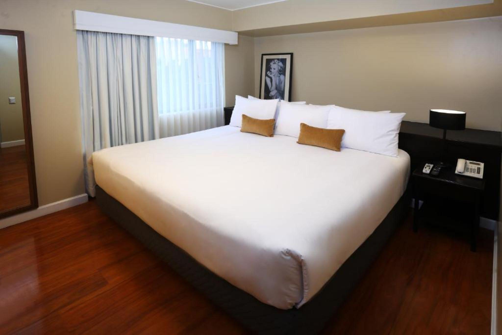 Radisson Hotel Plaza Del Bosque Lima Exterior foto